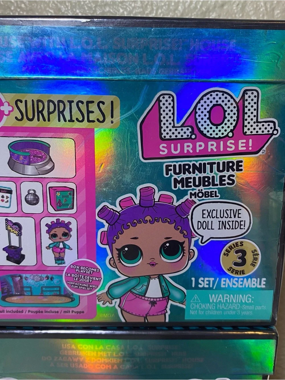 L.O.L. Surprise! holographic boxes with dolls classroom roller rink